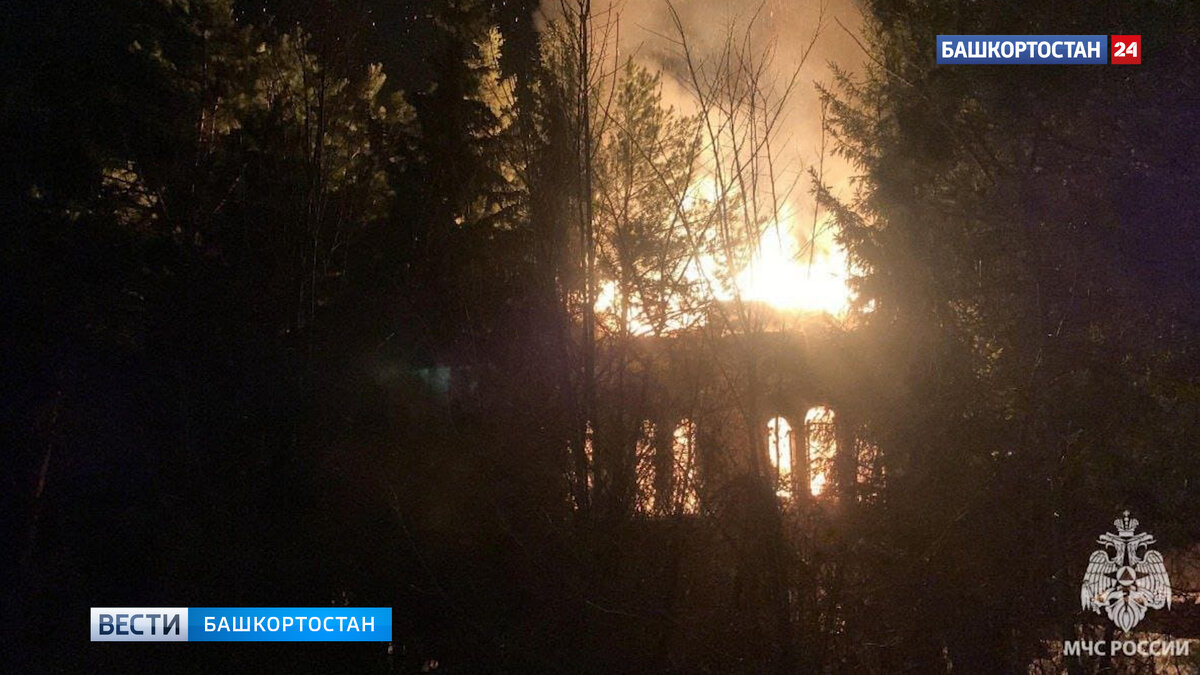    В Уфимском районе загорелся двухэтажный дом: погибших и пострадавших нет