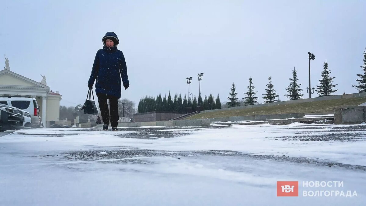     Коммунальные и дорожные службы Волгограда за ночь расчистили основные магистрали и пешеходные дороги после циклона «Ваня», сообщают в мэрии.