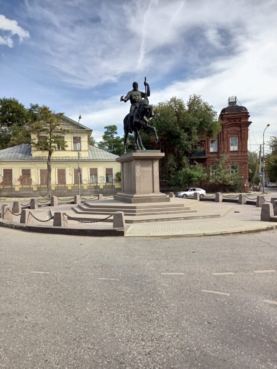 Фото. Памятник. 