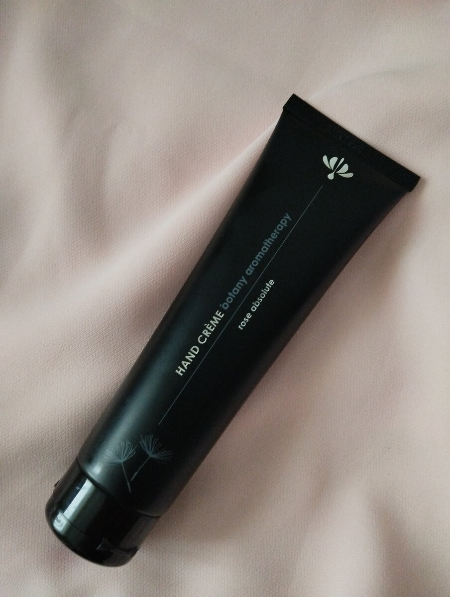 Крем для рук с маслом дамасской розы Botany Essentials.