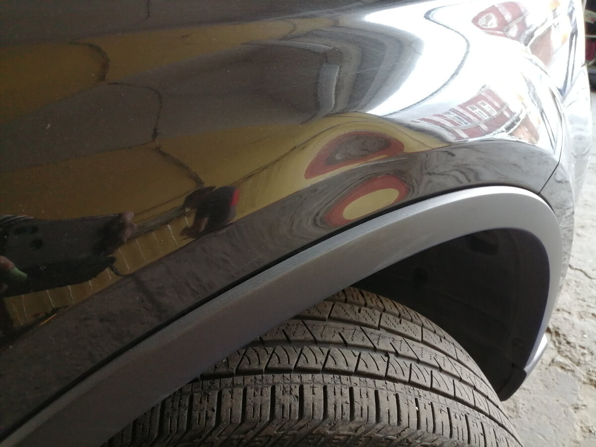 Вмятина на крыле 