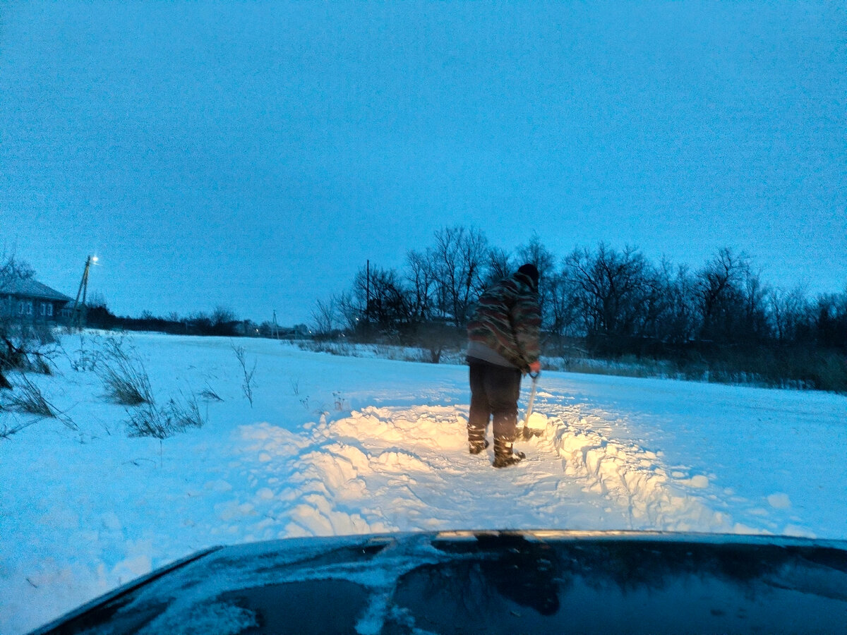 Пытаемся выехать со своего холма на асфальт
