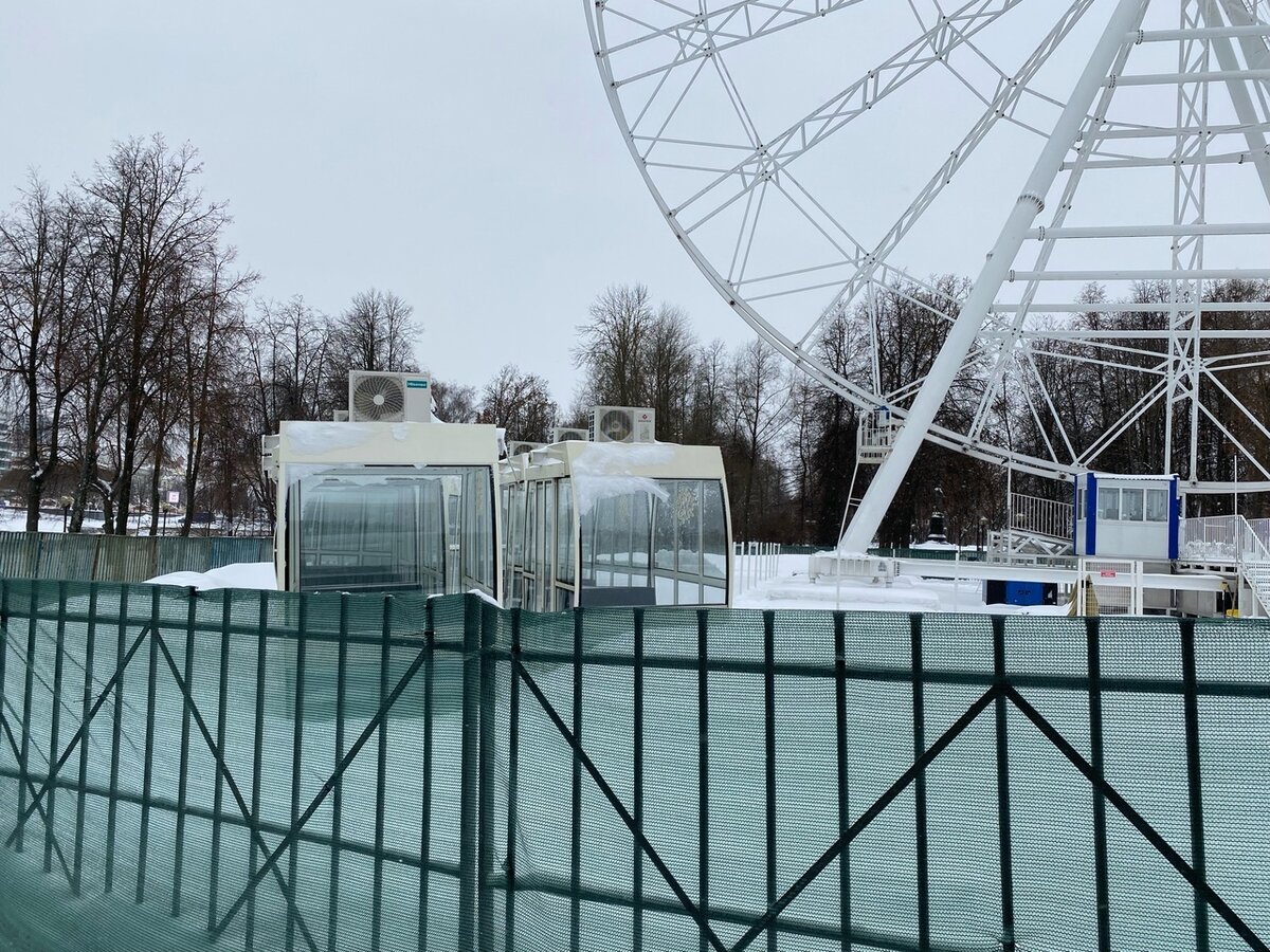    На набережной Уводи начали модернизировать колесо обозрения