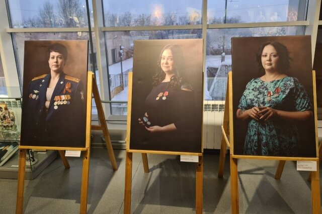    Участницами фотопроекта стали жены военных. Фото: Фонд "Защитники Отечества" в Красноярске