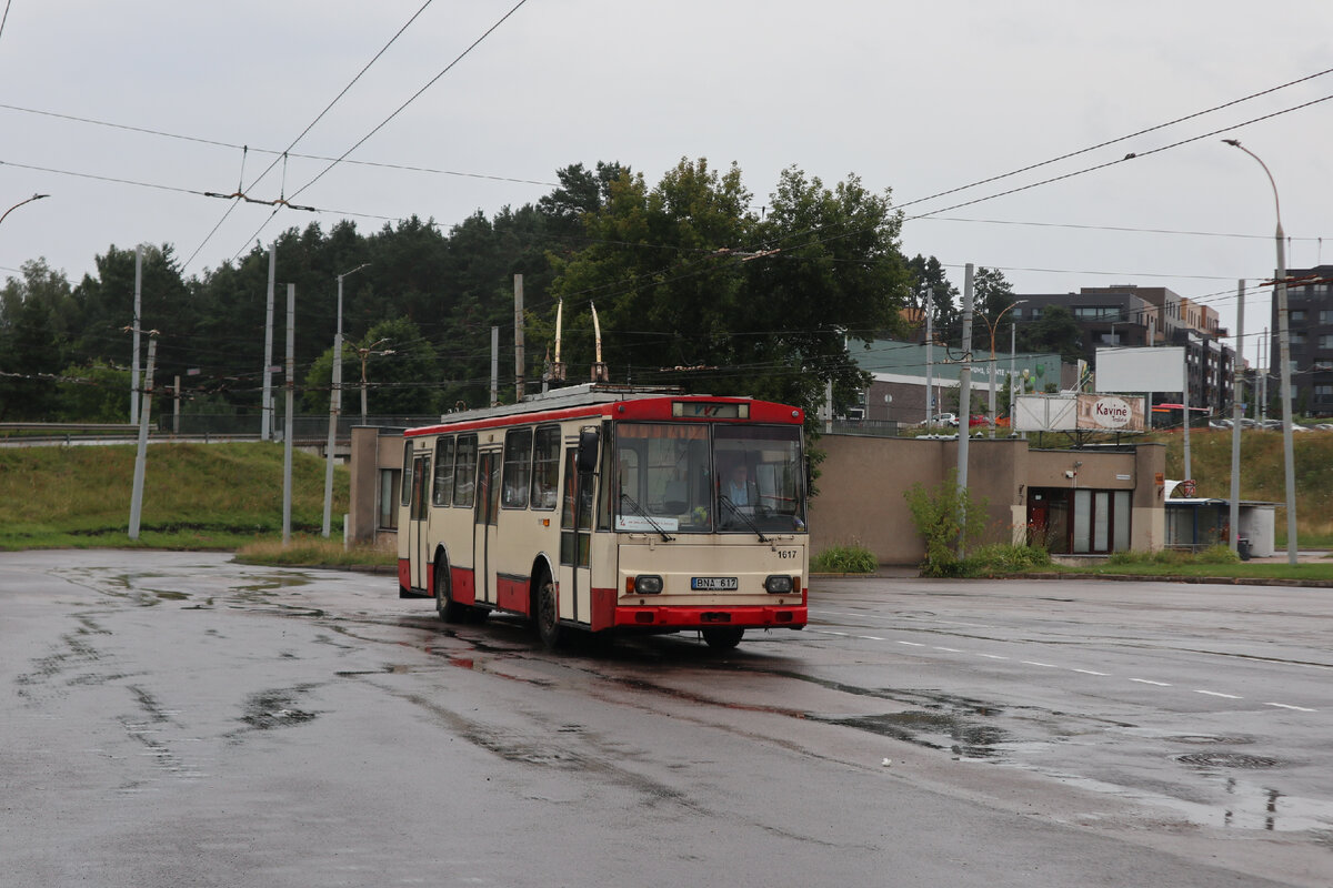 Вильнюс - настоящий заповедник старых троллейбусов Škoda из 90-х годов |  Транспортный Глобус | Дзен