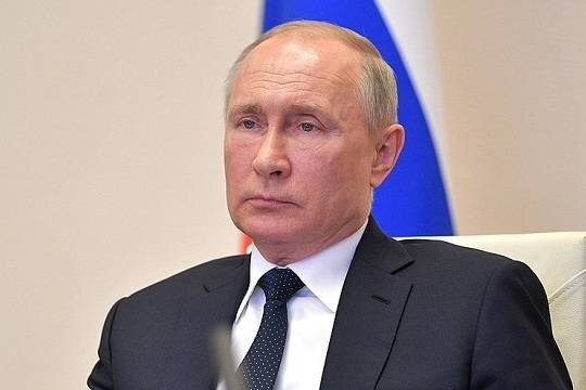    Геннадий Зюганов захотел выпороть тех, кто позволил Владимиру Путину выйти на мороз без шапки