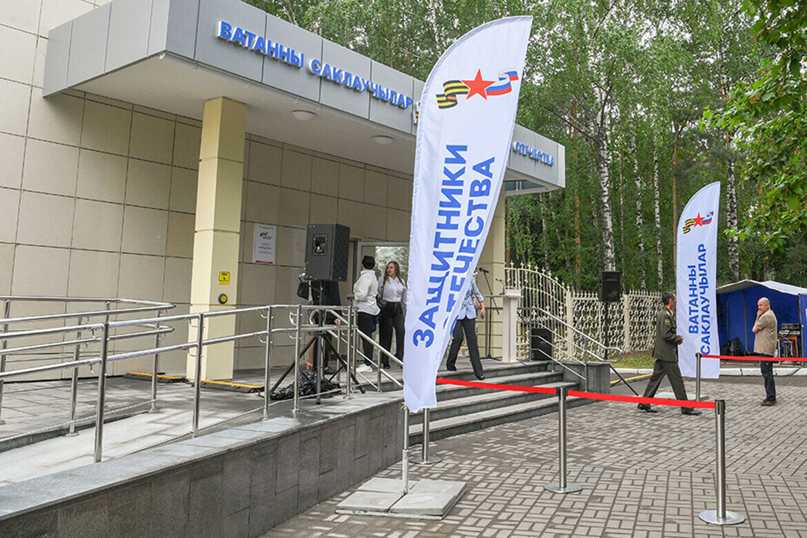 Артур Кабиров из Татарстана участвовал в СВО в составе ЧВК «Вагнер». Когда встал вопрос с трудоустройством, решил обратиться в филиал фонда «Защитники Отечества». Фото: rais.tatarstan.ru