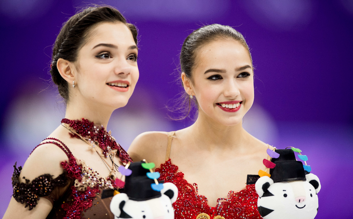 Алина Загитова и Евгения Медведева - легенды российского фигурного катания. Фото: globallookpress