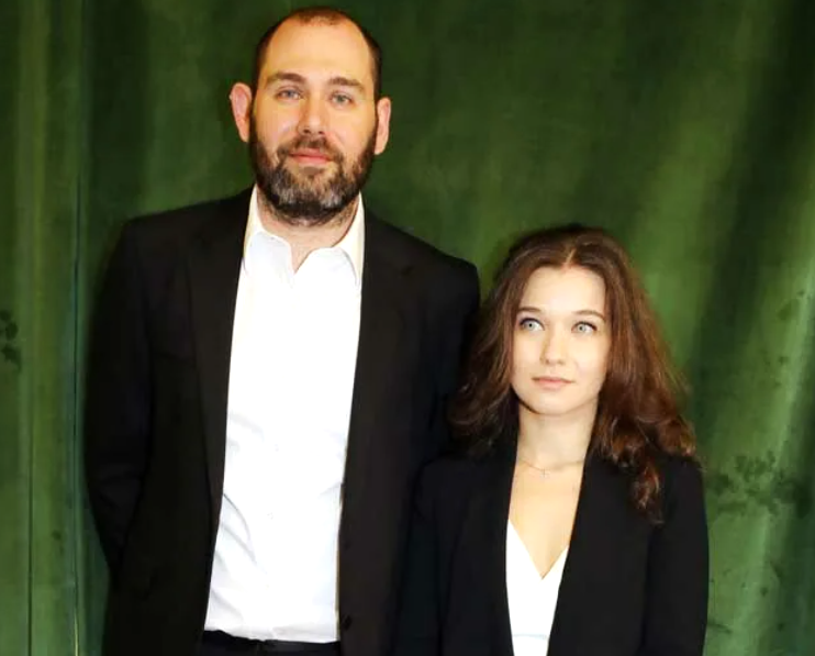 на фото Семен Слепаков с женой Кариной