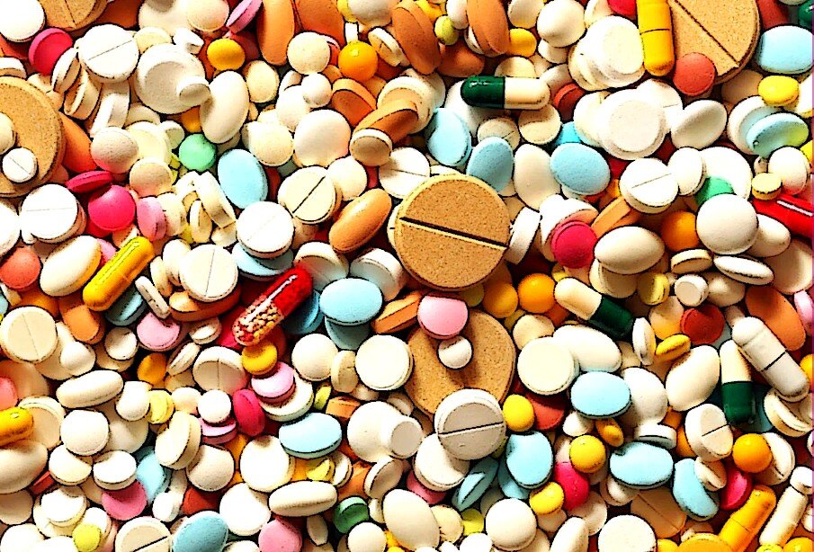 Разнообразие лекарственных пилюль в наше время впечатляет. Рисунок из открытых источников Яндекс.