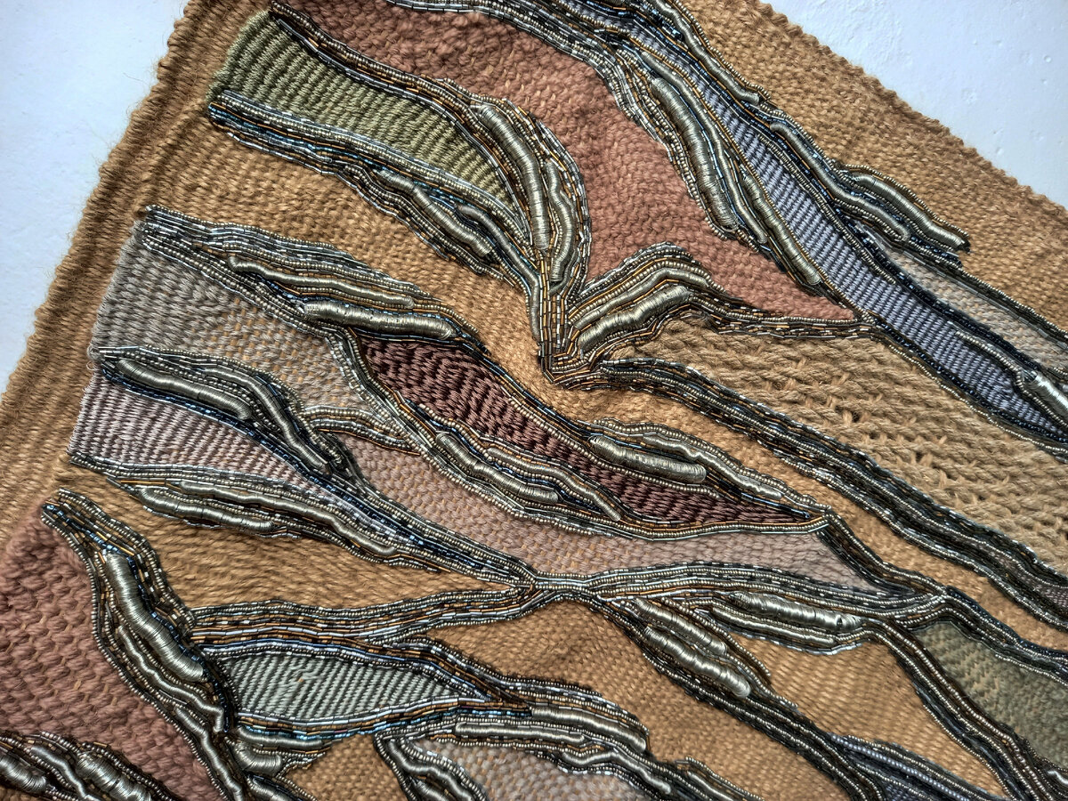 Гобелен ручного ткачества с ручной вышивкой. Фотография моей работы.