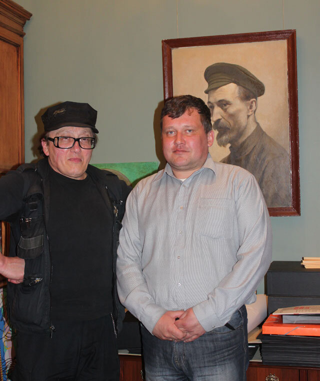 Автор статьи между Шемякиным и Дзержинским