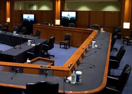    В Сенате США помощник сенатора снимал гей-порно со своим участием