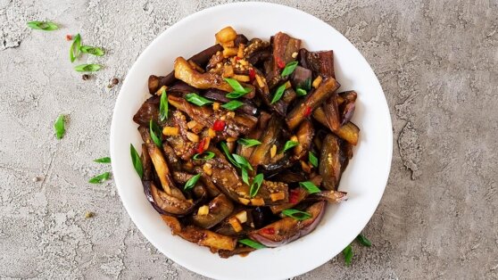    30 минут на кухне: пикантные баклажаны с имбирем и кунжутом Ирина Петрова