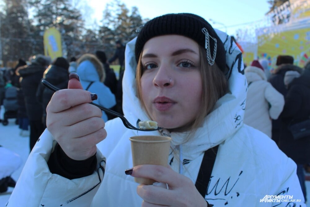    Продегустировать пельмешки могли все желающие. Фото:  АиФ/ Алексей Блинов