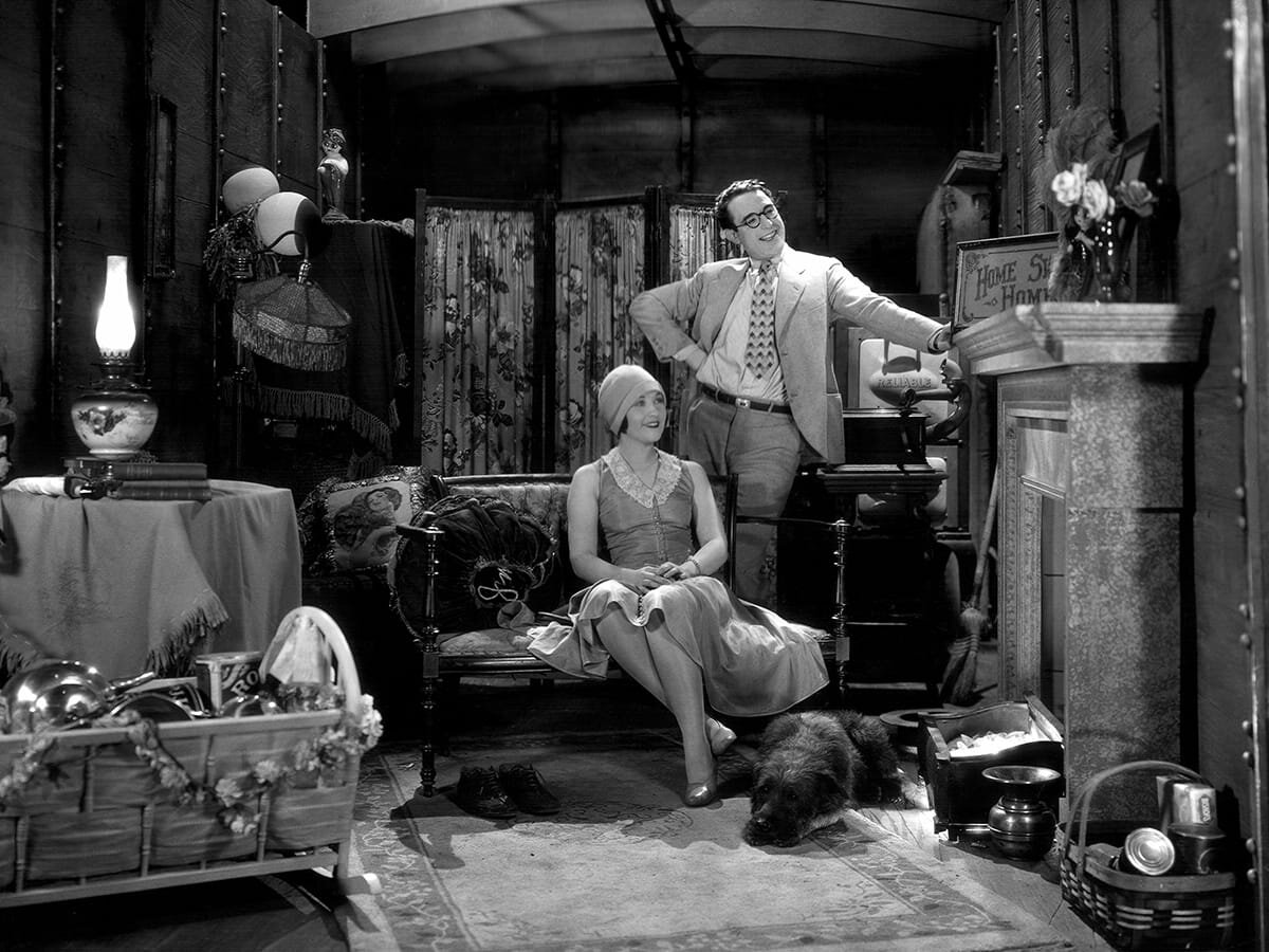 Кадр из фильма «Гонщик» (Speedy) 