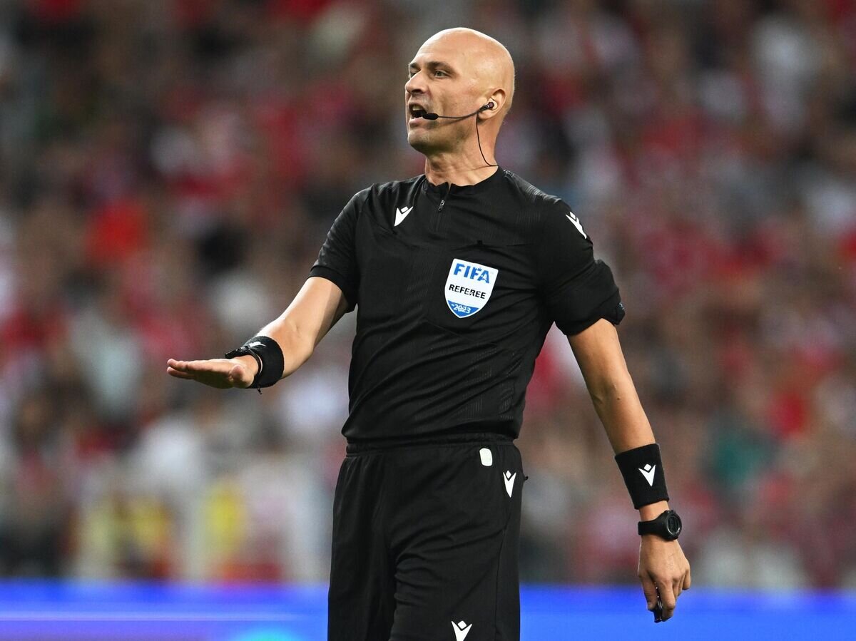    Главный судья Сергей Карасев© РИА Новости / Павел Бедняков