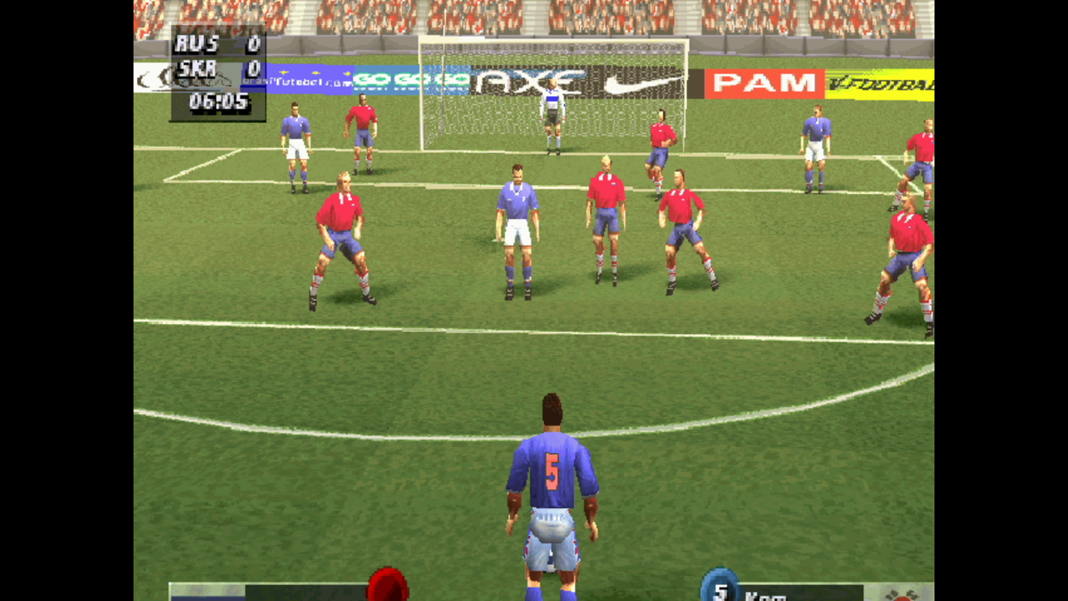 Футбол на 1 дома. Футбол на ps1. PLAYSTATION 1 футбол. Футбольный симулятор 2002. Football 1999 ps1.