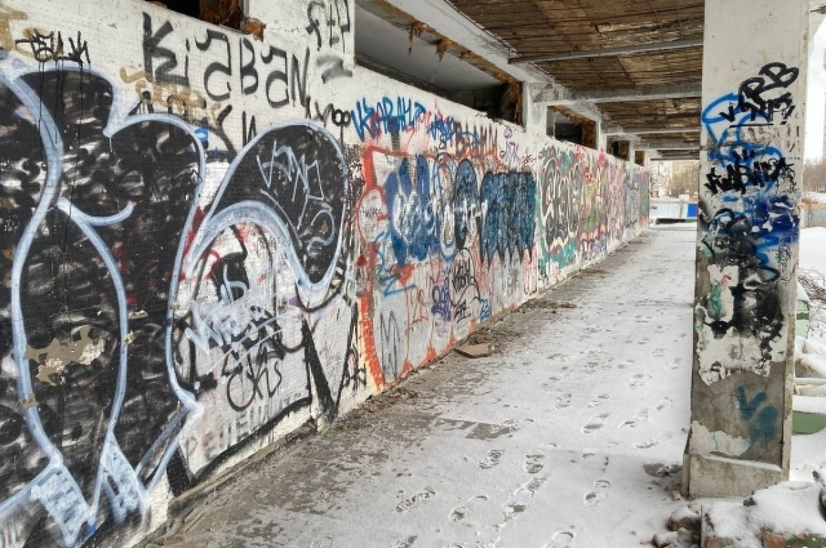    Глава Ульяновска проконтролировал снос заброшенных зданий в Заволжье