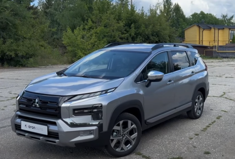 В России появились семиместные минивэны от Mitsubishi – они дешевле ...