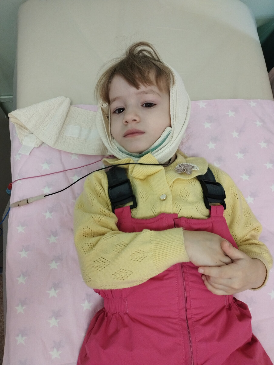 Валерия на физио. Фото автора 