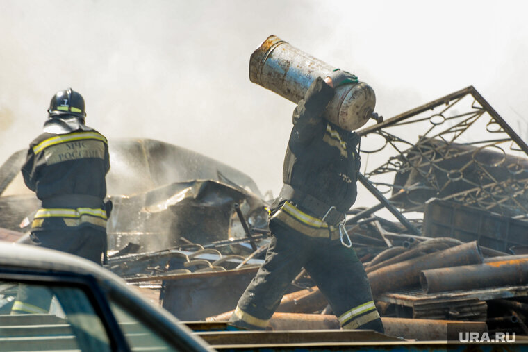    На место ЧП выезжали сотрудники МЧС