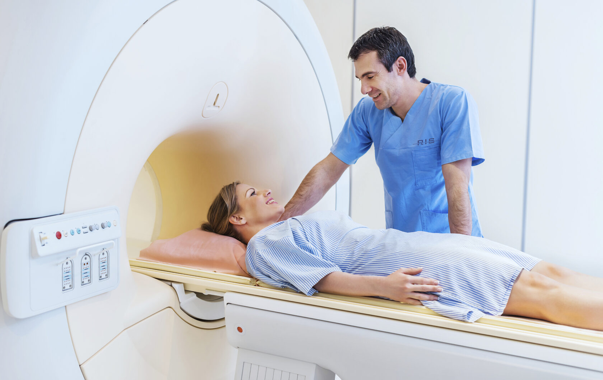 Медицинские процедуры могут быть пугающими, включая передовые технологии визуализации, такие как магнитно-резонансная томография (МРТ).-5