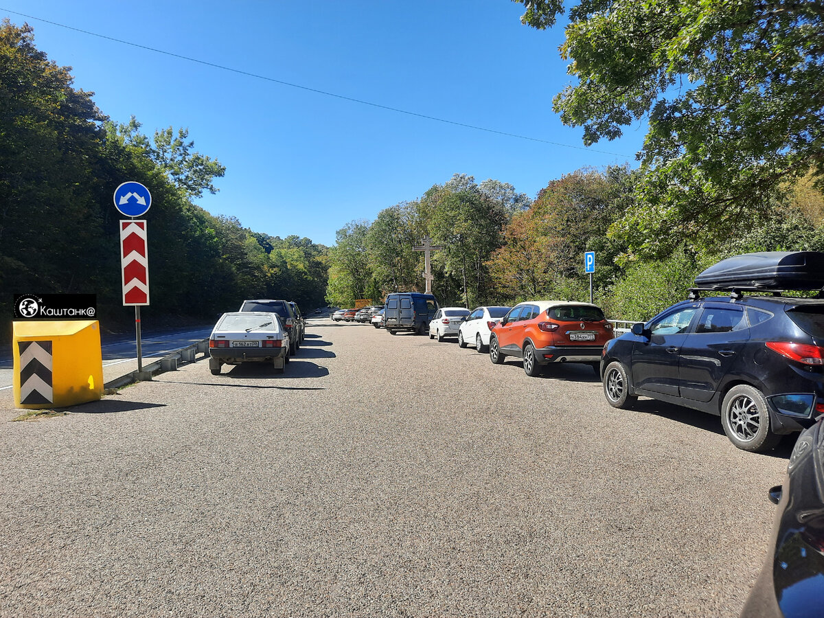 Фото из личного архива: Бесплатная парковка у входа.