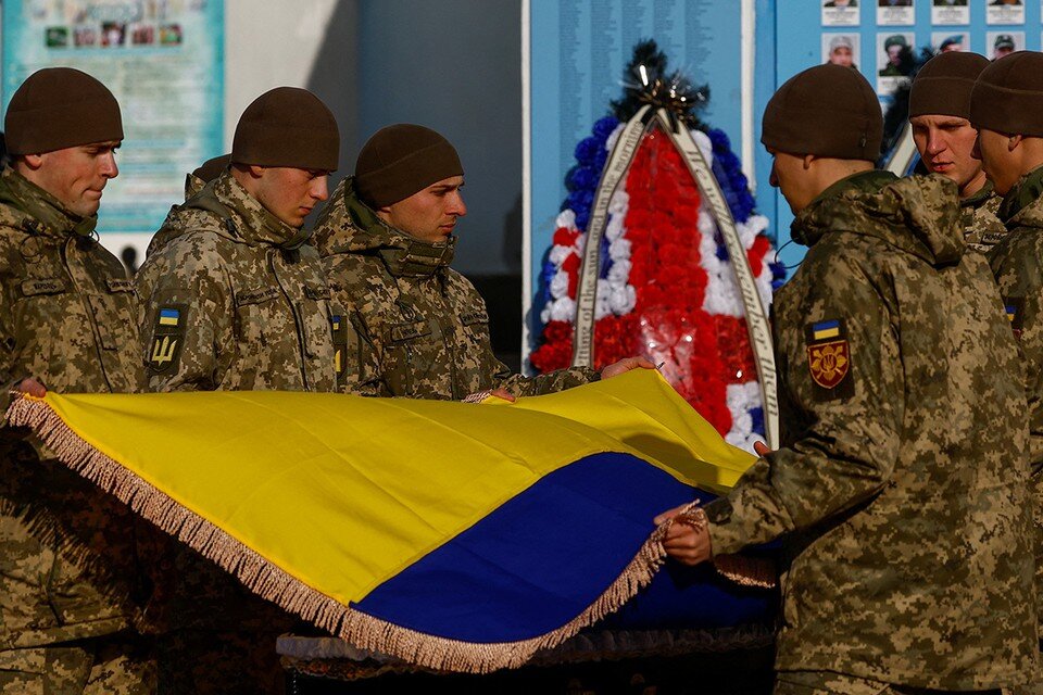    В течение суток 13 декабря 2023 года было 1208 похорон бойцов ВСУ. REUTERS