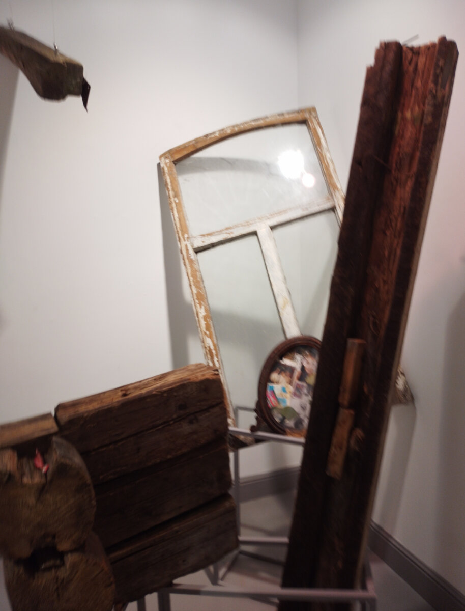 Выставка с таким мощным названием открылась в ТИАМе 15 января 2023 года.-16