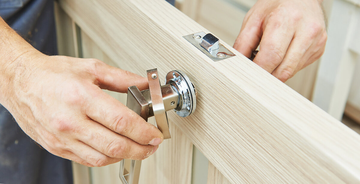 Профессиональный монтаж дверей