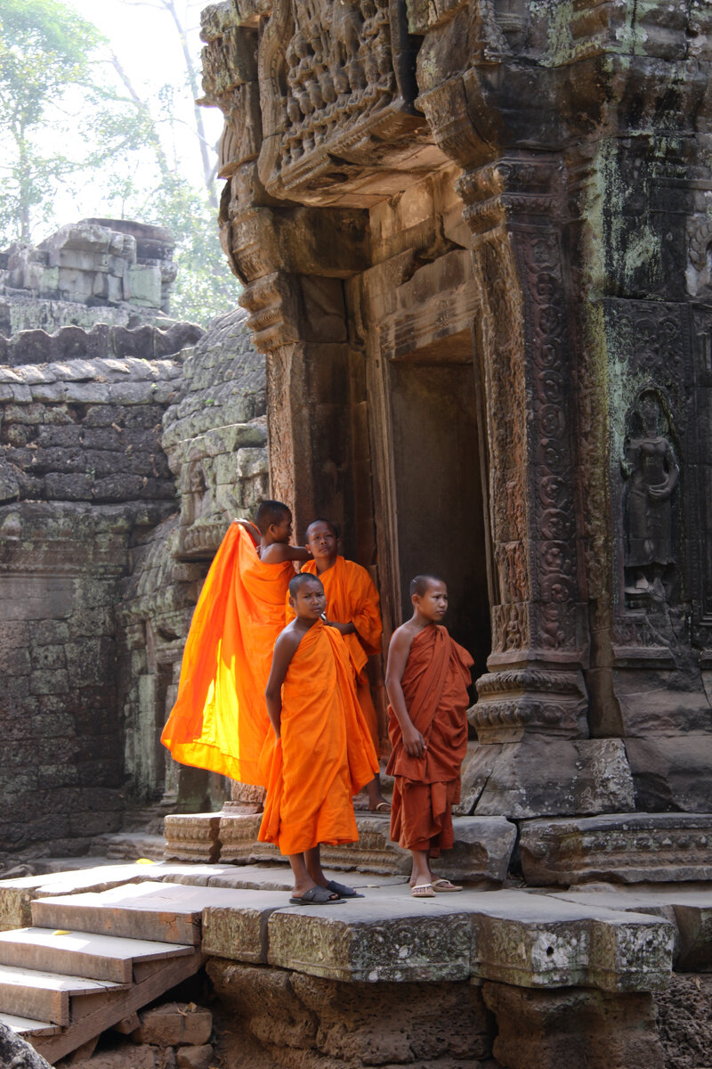Монахи Ангкора