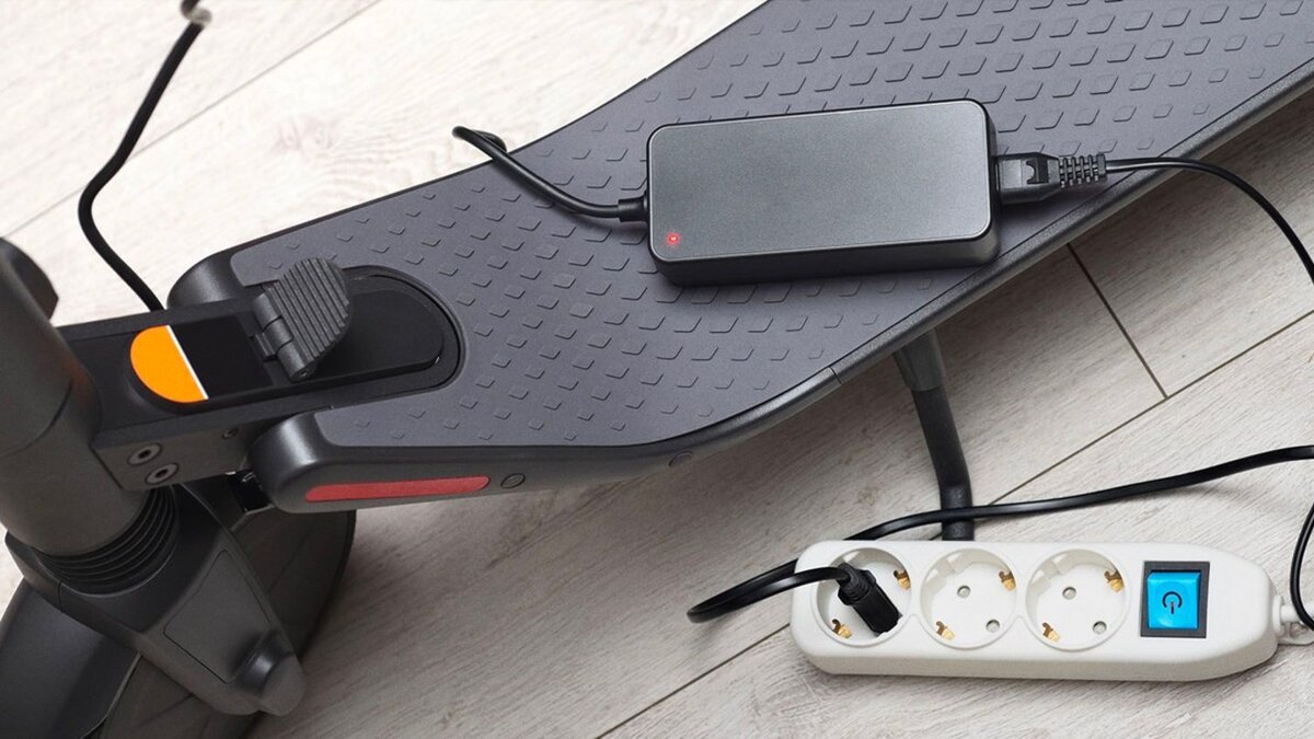 Как правильно подзаряжать электросамокат? | Электросамокаты Scooters ...