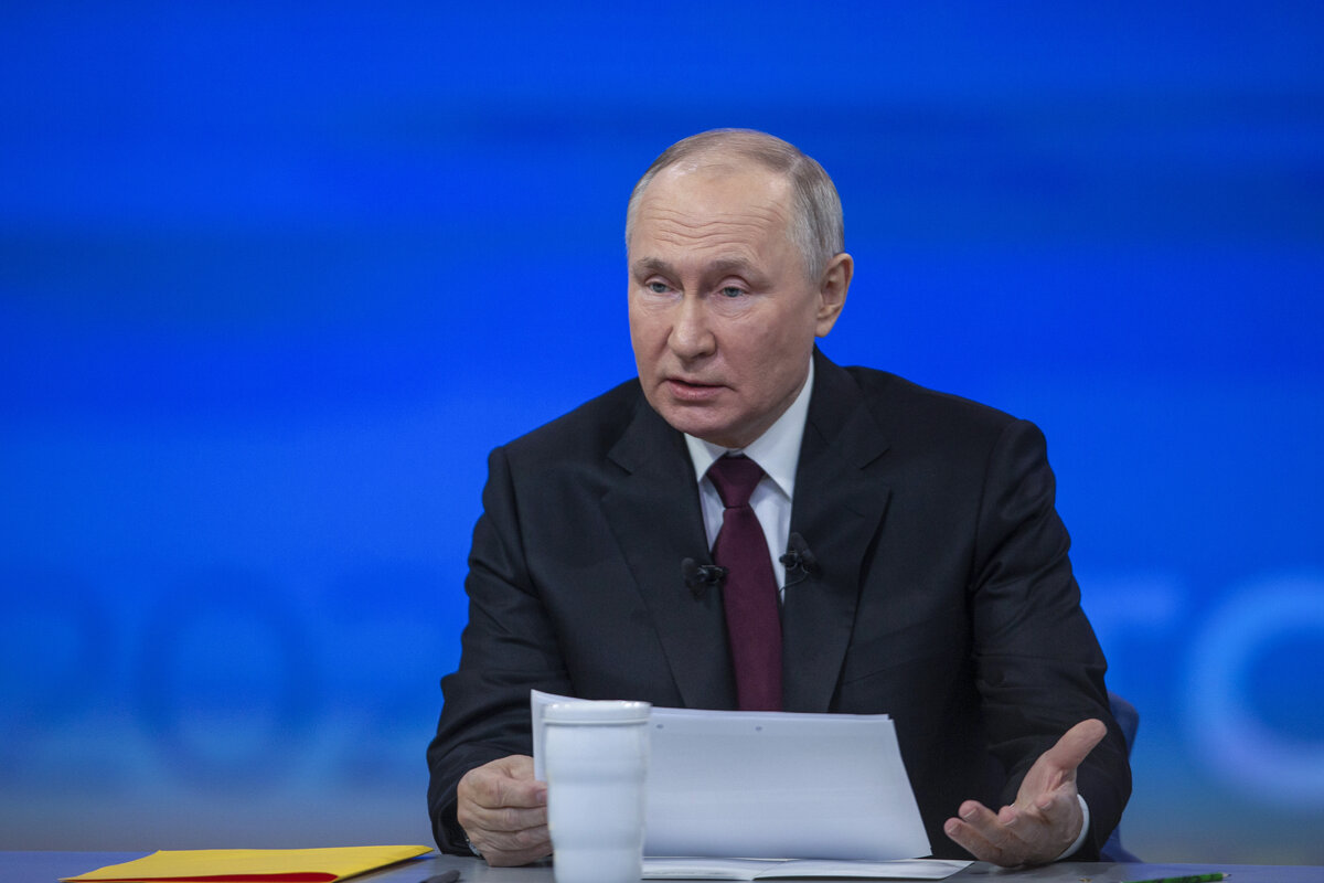 ДАЖЕ НА ПРЯМОЙ ЛИНИИ С ВЛАДИМИРОМ ПУТИНЫМ - И ТО ОБСУЖДАЛСЯ ВОПРОС ДЕФИЦИТА ЯИЦ И ВЗРЫВНОГО ПОВЫШЕНИЯ ИХ СТОИМОСТИ. ФОТО: CAO YANG/GLOBAL LOOK PRESS