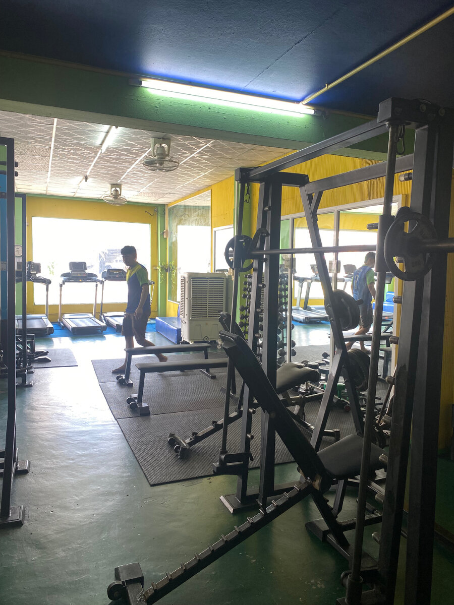 Маленький спортивный зал