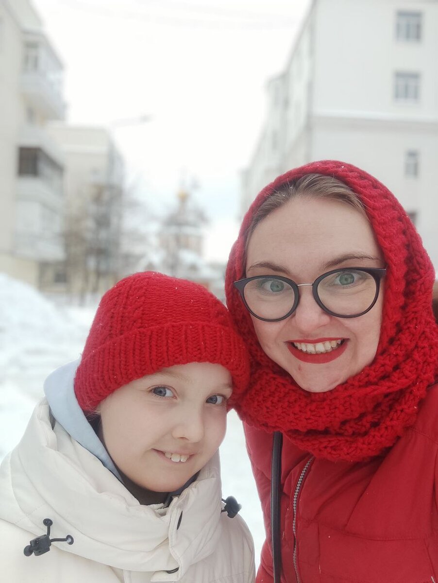 Каждый такой кейс с продажами мы подробно разбираем с Верой. Я ей объясняю, почему в данном случае сделка провалена, какие конкретные фатальные ошибки совершил горе-торгаш. И как можно было бы красиво продать мне тот или иной продукт. 