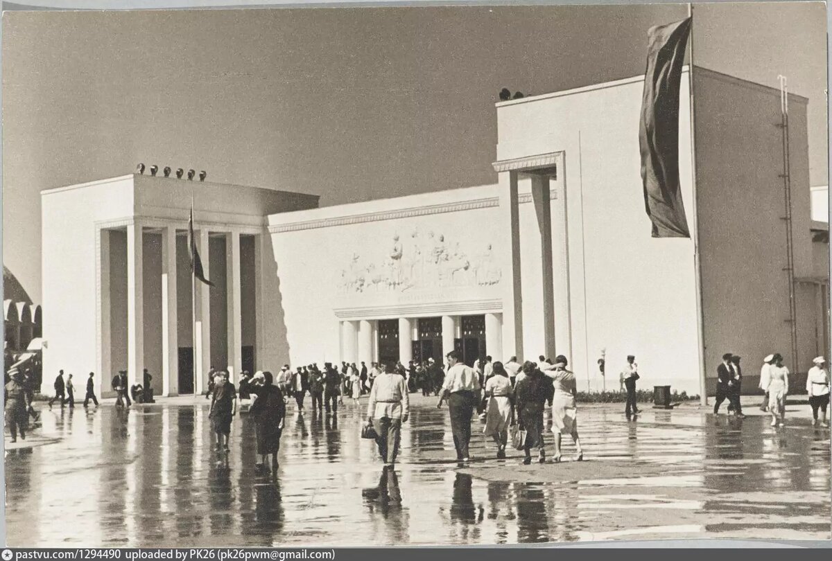 Павильон "Животноводство", 1939. С сайта www.pastvu.com.