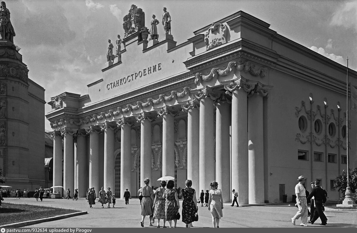 Павильон профтехобразование на вднх. Павильон № 42 «животноводство» на вднх. Вднх павильон животноводство 1986. Вднх павильон 42. Павильон животноводство на вднх.