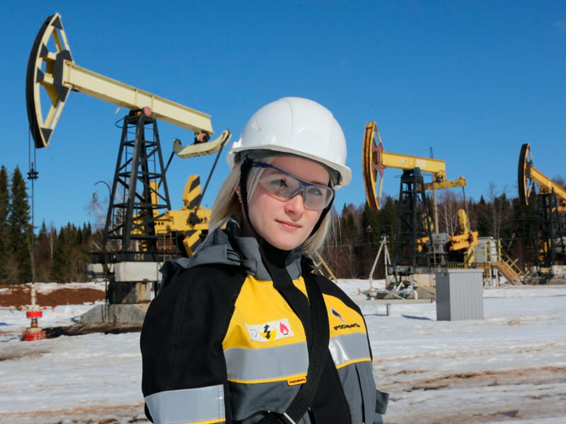 Женщина рн. Нефтяники Роснефть. ЦДНГ 17 Юганскнефтегаз. Оператор нефтяных и газовых месторождений. Роснефть добыча
