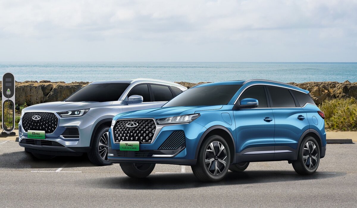 На фото: Модели переименованного суббренда Tiggo e+ (теперь Tiggo Plug-in Hybrid) 