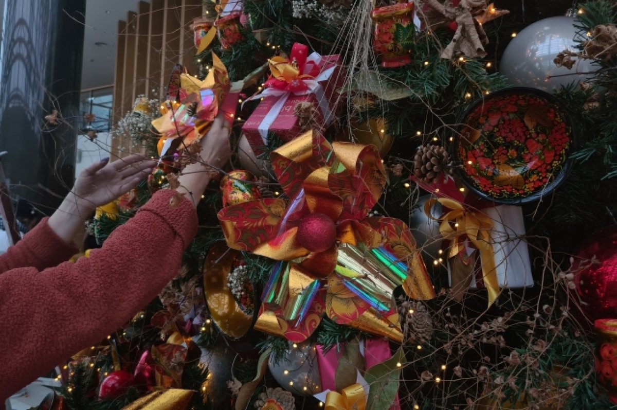    Новая зелёная красавица украсит фойе приморской Мариинки