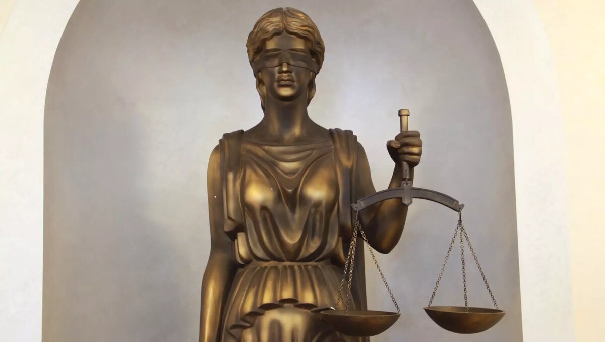     В Саратове задержали члена ОПГ известного в Волгограде криминального авторитета Владимира Кадина. Мужчину разыскивали за двойное убийство, совершенное 19 лет назад.