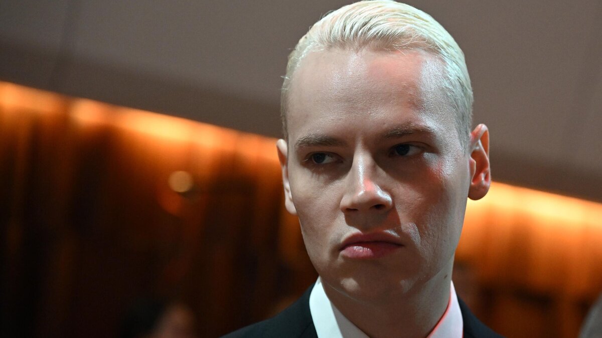    Чего хочет человек, который зарабатывает 12 миллионов за полтора часа? Обнародован райдер SHAMANа© РИА Новости | Станислав Красильников