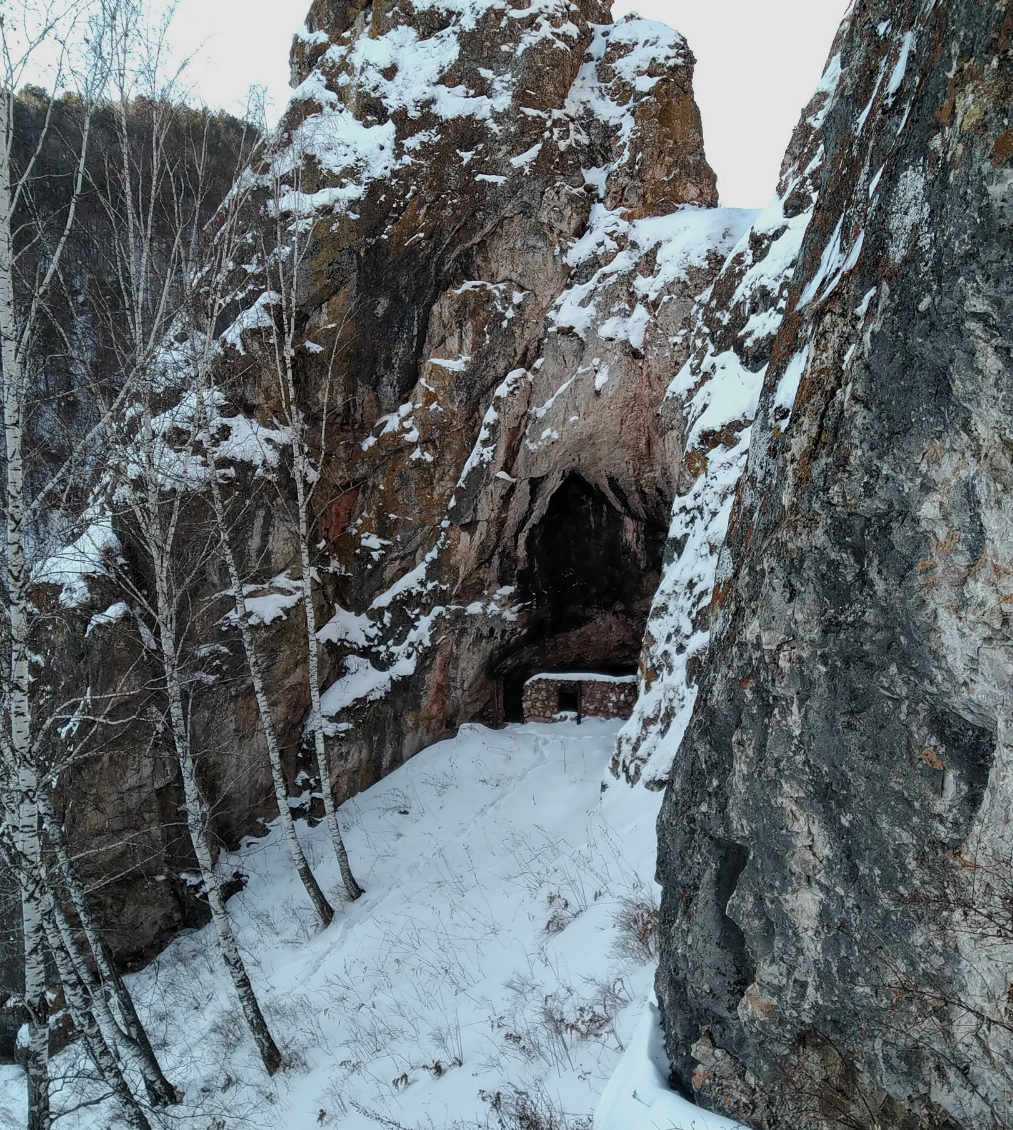 Словно гнездо разбойников где-нибудь в Скайрим)))