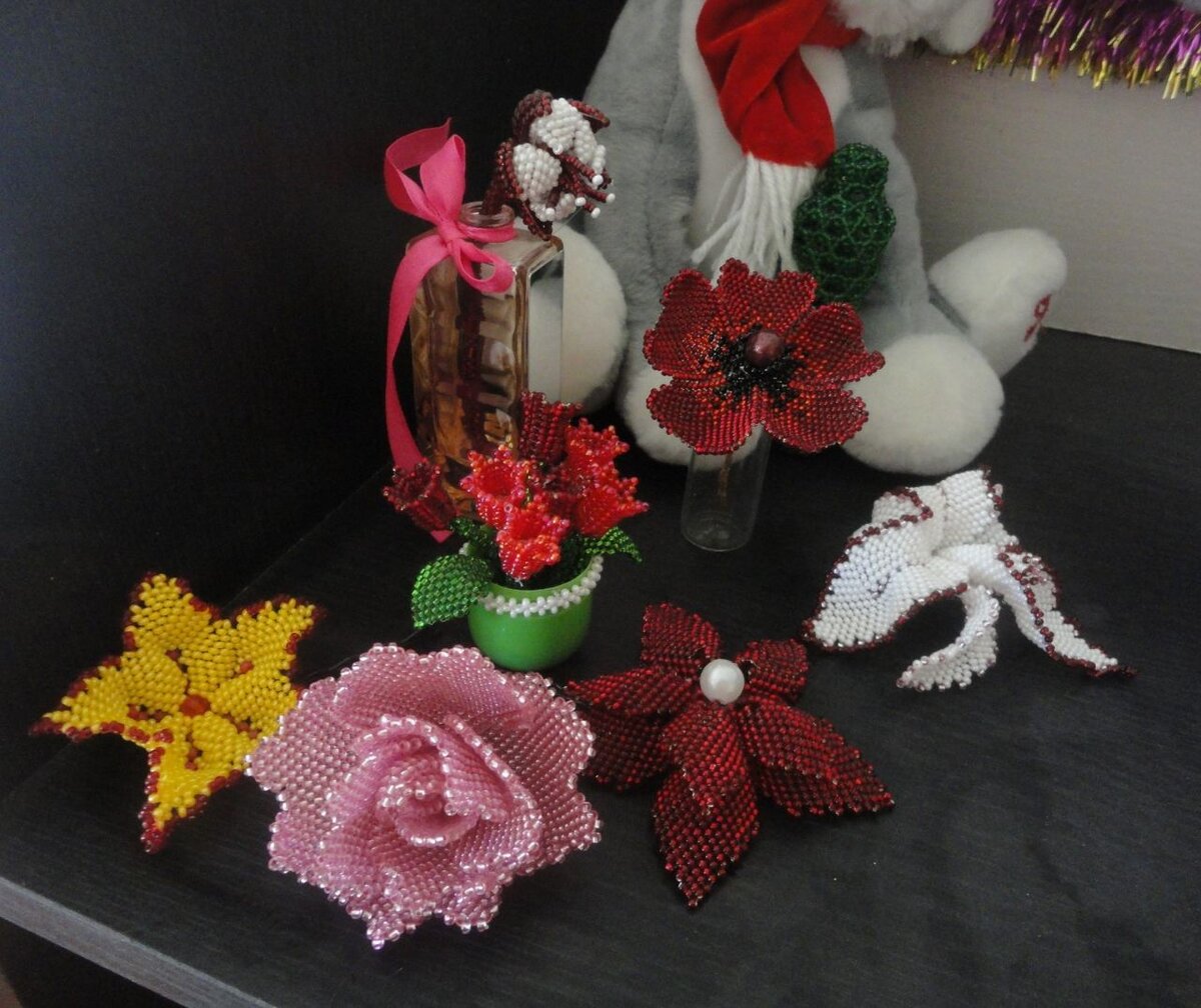 Моя коллекция цветов из бисера