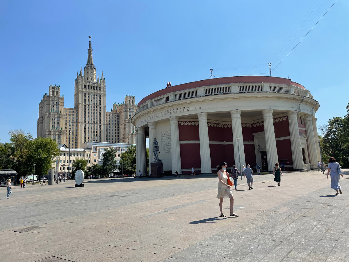 Прогулка по Пресне. Особенно поразила стеклянная мозаика | Туристический  киоск | Дзен