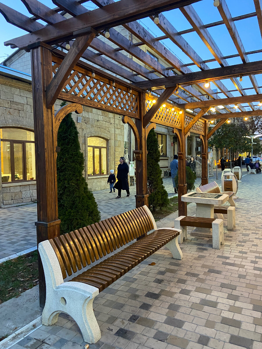 Улица счастливых людей