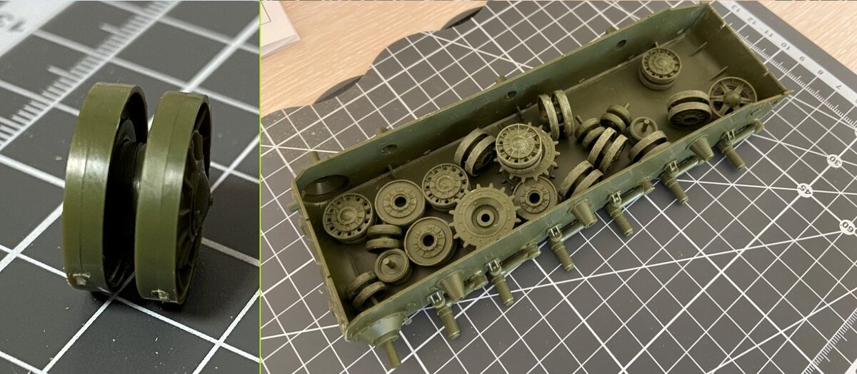 Как видите на левой картинке: сюрпризов моделисту хватает: это и следы от литниковых питателей, и шов от пресс-формы.. Катков и колёс у танков много. Как правило, не один десяток. Так что рутинной и монотонной работы хватит на весь вечер. А то и на два. 
Комплект деталей из набора стендовой модели советского тяжёлого танка КВ-2 в масштабе 1/35 от "Звезды". Фото из личного архива автора, 2023 год (С)