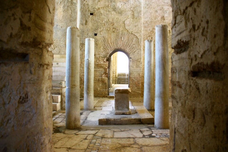 Источник фото: https://utazom.com/sites/default/files/galeria-2012/myra_torokorszag_8.jpg