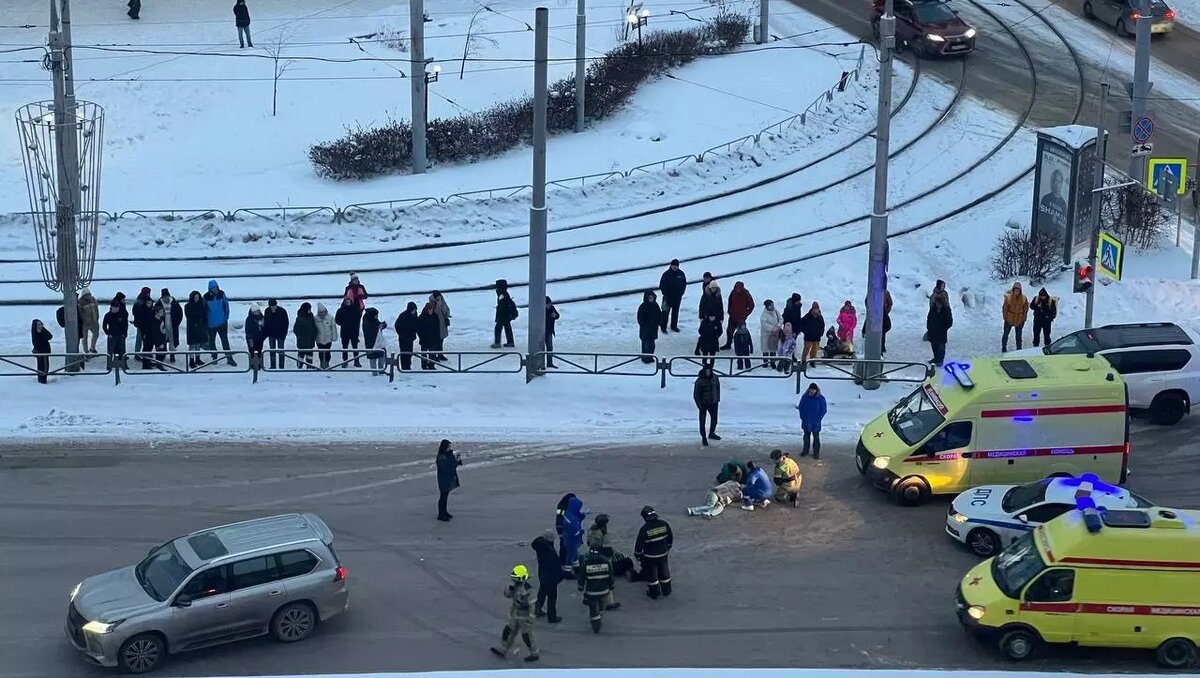 Двоих пермяков сбил на перекрестке лихач на автомобиле Lехus. Видео |  Properm.ru | Дзен